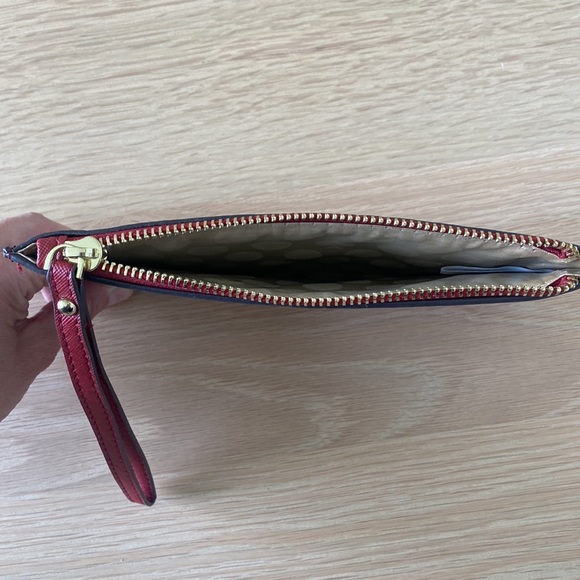 Kate Spade Chelsea 100% Leather Wristlet Zip Pouch red: never used - Picture 3 of 3
